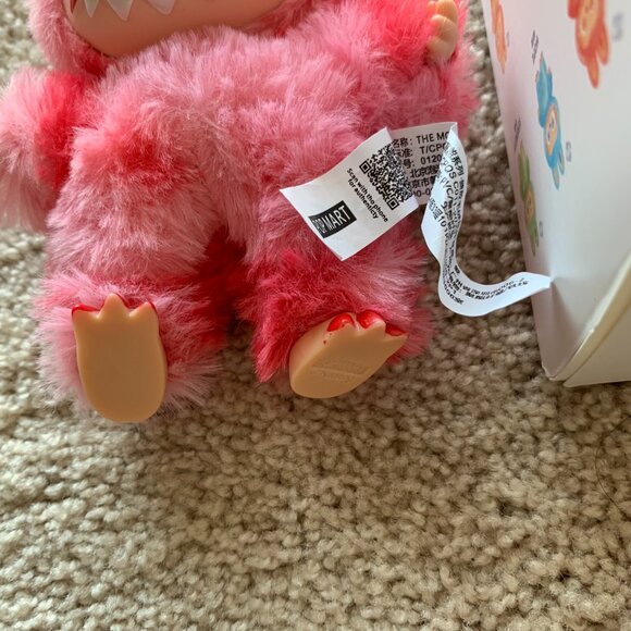 Big into Energy Labubu V3 Love (lafufu) - Picture 4 of 5